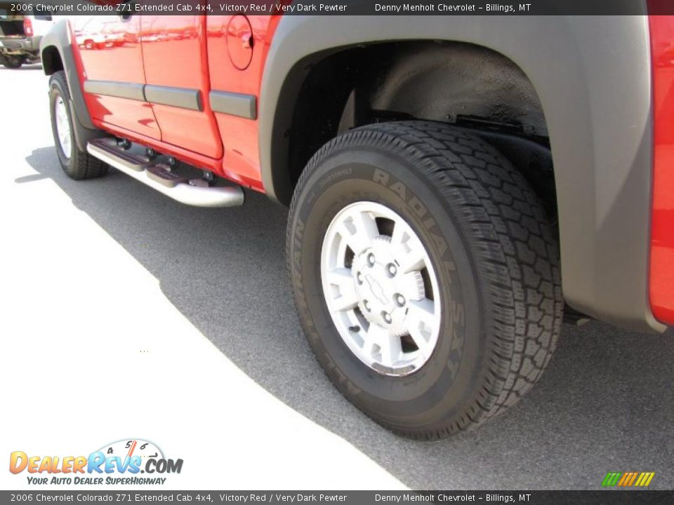 2006 Chevrolet Colorado Z71 Extended Cab 4x4 Victory Red / Very Dark Pewter Photo #11