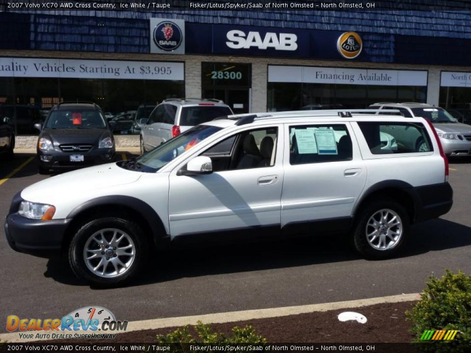 2007 Volvo XC70 AWD Cross Country Ice White / Taupe Photo #2