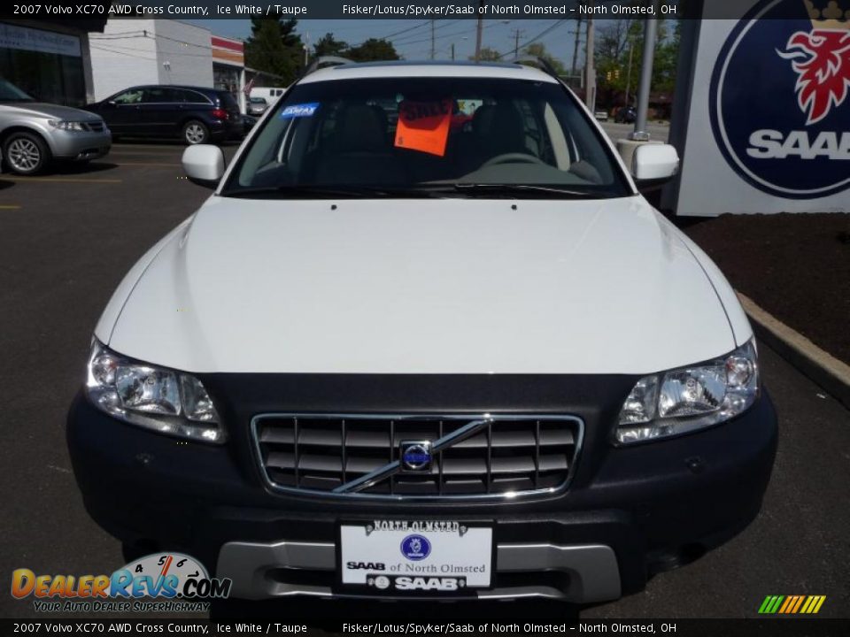 2007 Volvo XC70 AWD Cross Country Ice White / Taupe Photo #3