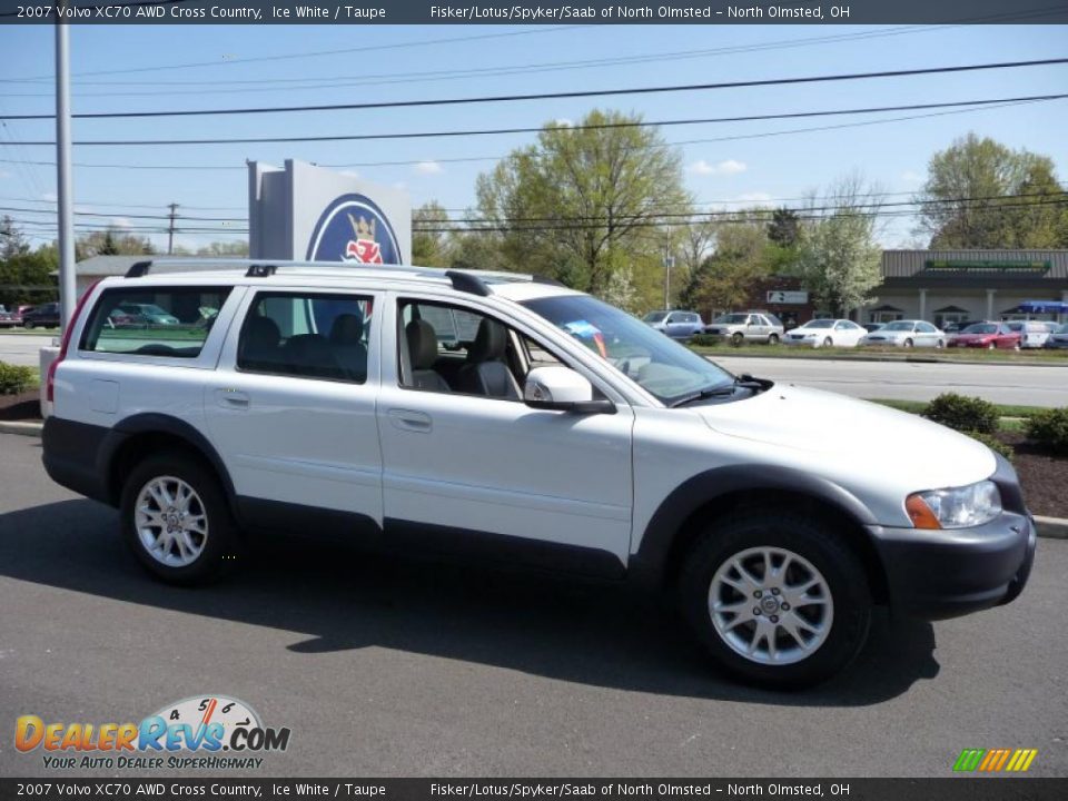 2007 Volvo XC70 AWD Cross Country Ice White / Taupe Photo #4