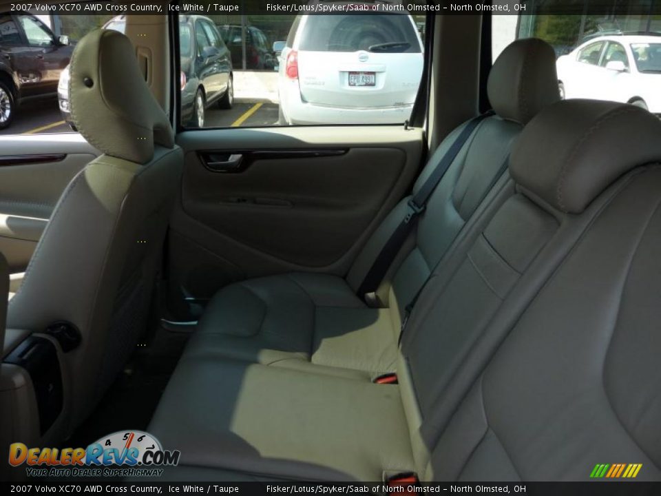 2007 Volvo XC70 AWD Cross Country Ice White / Taupe Photo #20