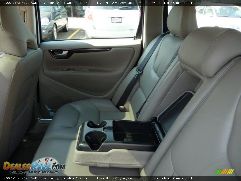 2007 Volvo XC70 AWD Cross Country Ice White / Taupe Photo #22