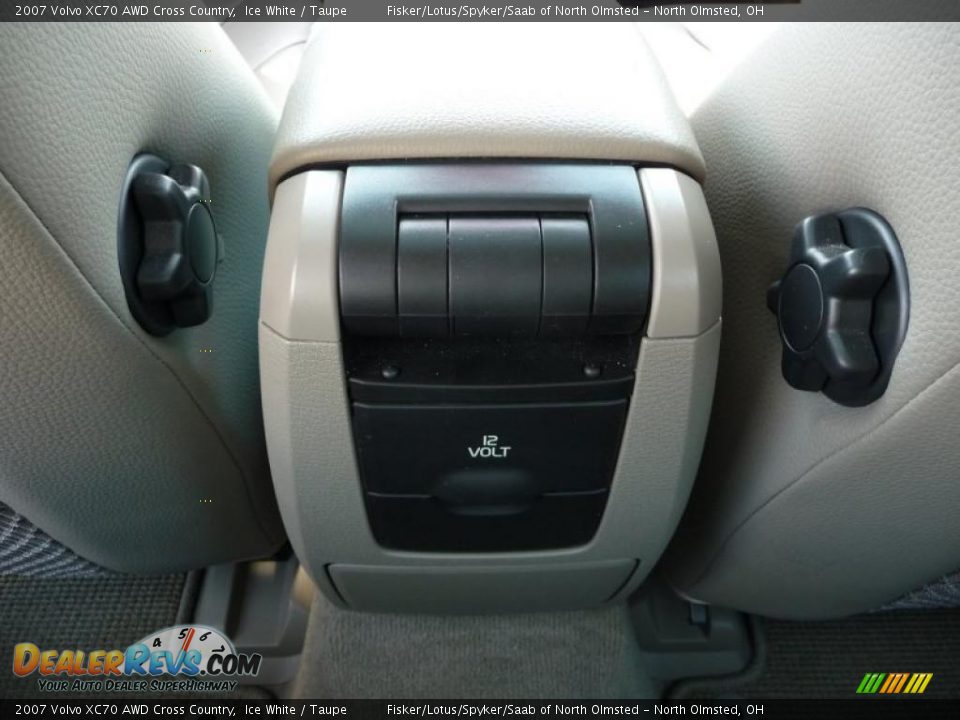 2007 Volvo XC70 AWD Cross Country Ice White / Taupe Photo #23