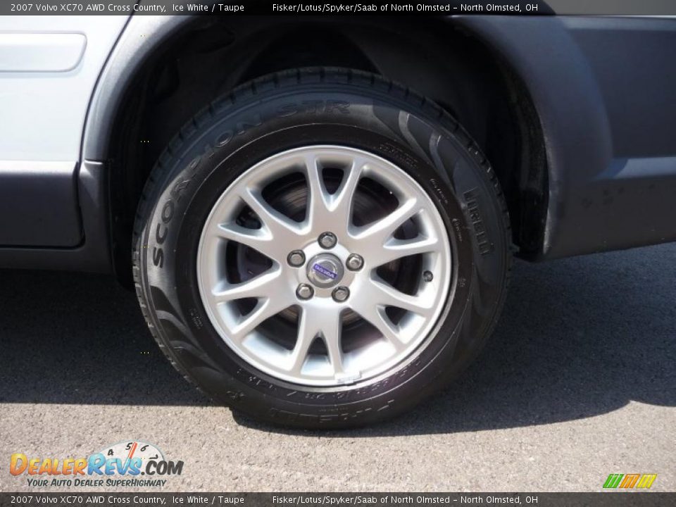 2007 Volvo XC70 AWD Cross Country Ice White / Taupe Photo #27