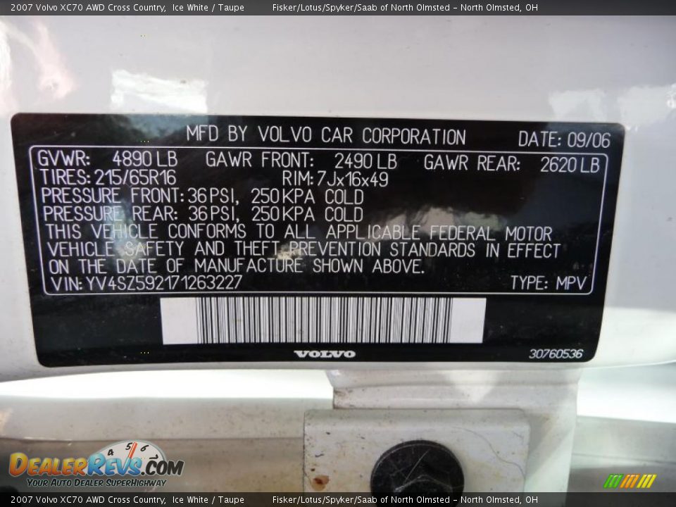 2007 Volvo XC70 AWD Cross Country Ice White / Taupe Photo #29