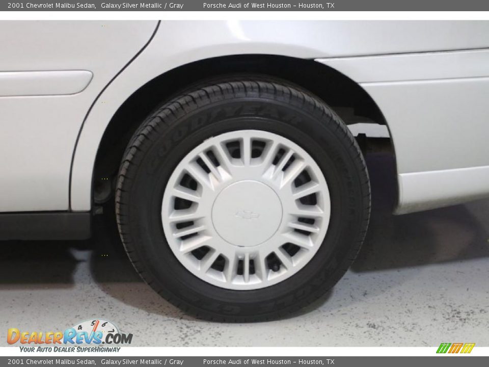 2001 Chevrolet Malibu Sedan Galaxy Silver Metallic / Gray Photo #12
