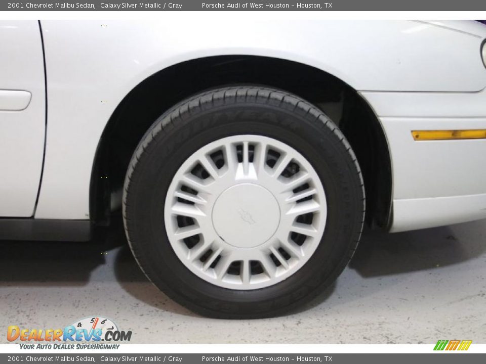 2001 Chevrolet Malibu Sedan Galaxy Silver Metallic / Gray Photo #20