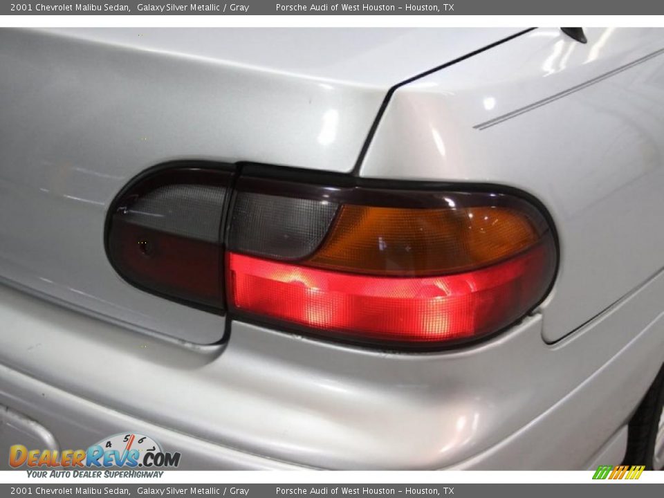 2001 Chevrolet Malibu Sedan Galaxy Silver Metallic / Gray Photo #22