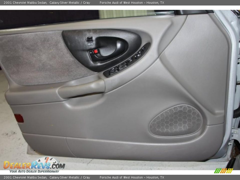 2001 Chevrolet Malibu Sedan Galaxy Silver Metallic / Gray Photo #26