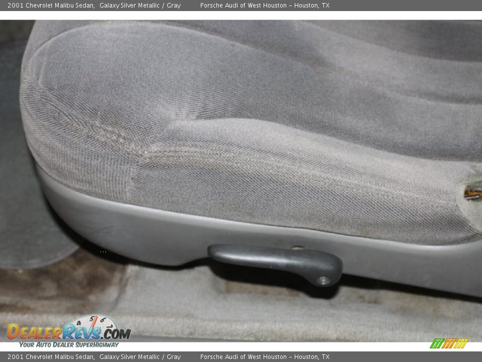2001 Chevrolet Malibu Sedan Galaxy Silver Metallic / Gray Photo #28