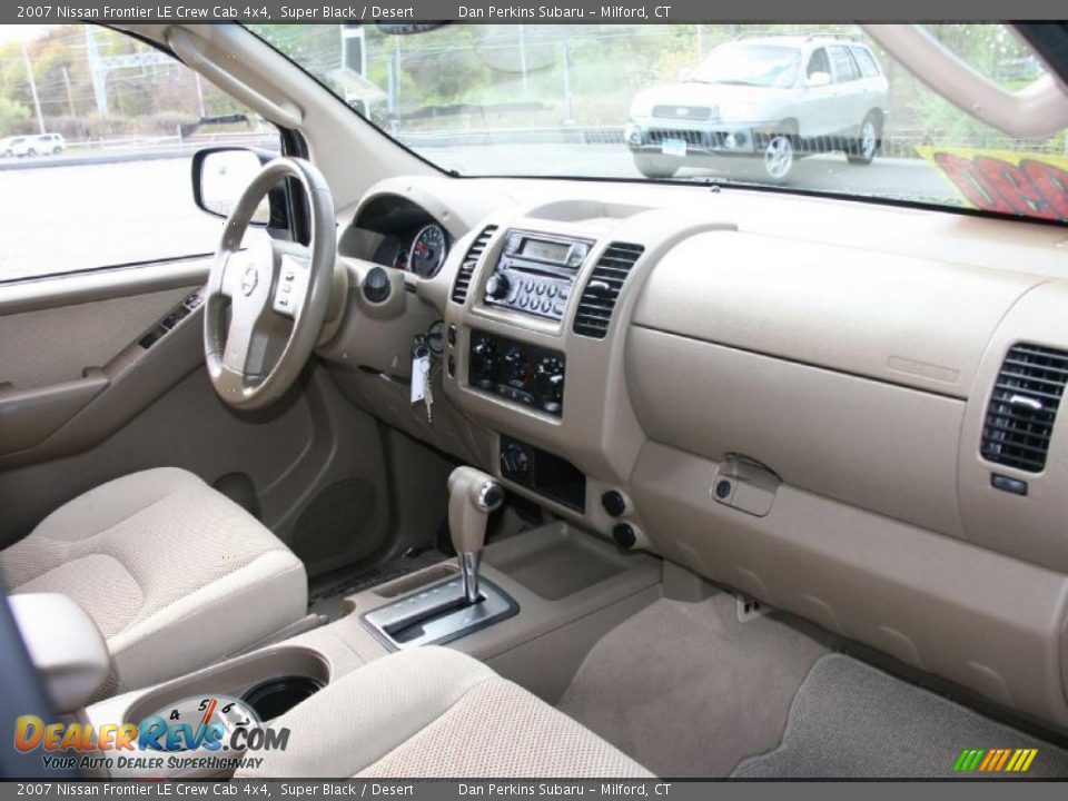 2007 Nissan Frontier LE Crew Cab 4x4 Super Black / Desert Photo #17