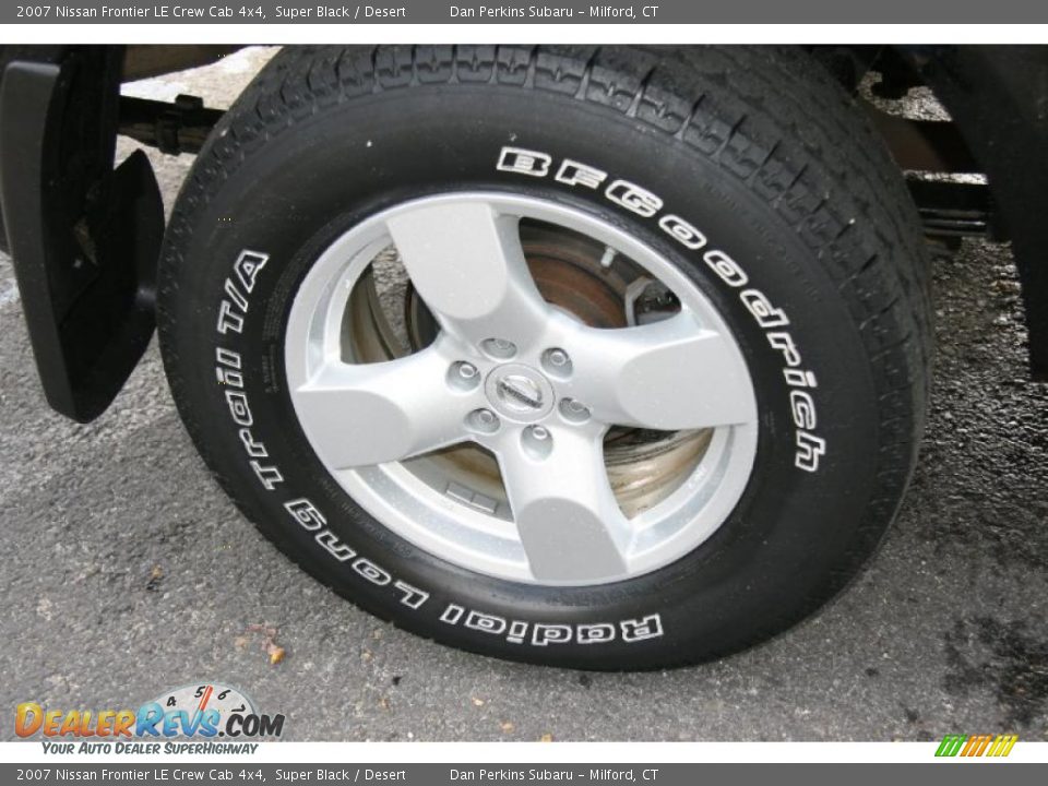 2007 Nissan Frontier LE Crew Cab 4x4 Super Black / Desert Photo #19