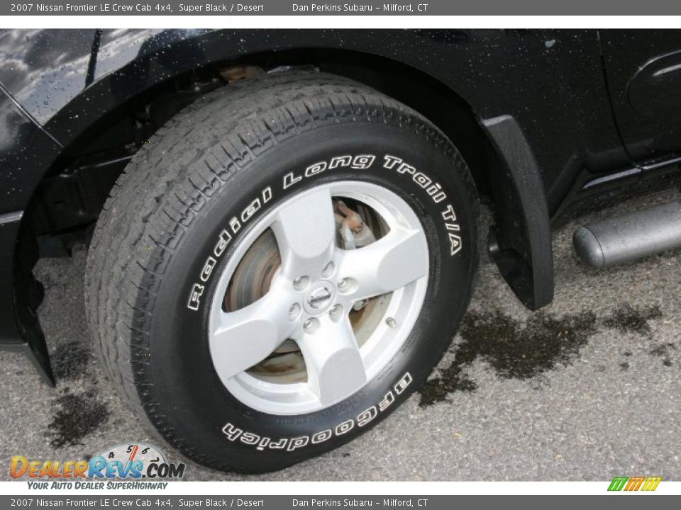 2007 Nissan Frontier LE Crew Cab 4x4 Super Black / Desert Photo #21
