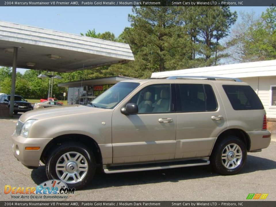 2004 Mercury Mountaineer V8 Premier AWD Pueblo Gold Metallic / Medium Dark Parchment Photo #8