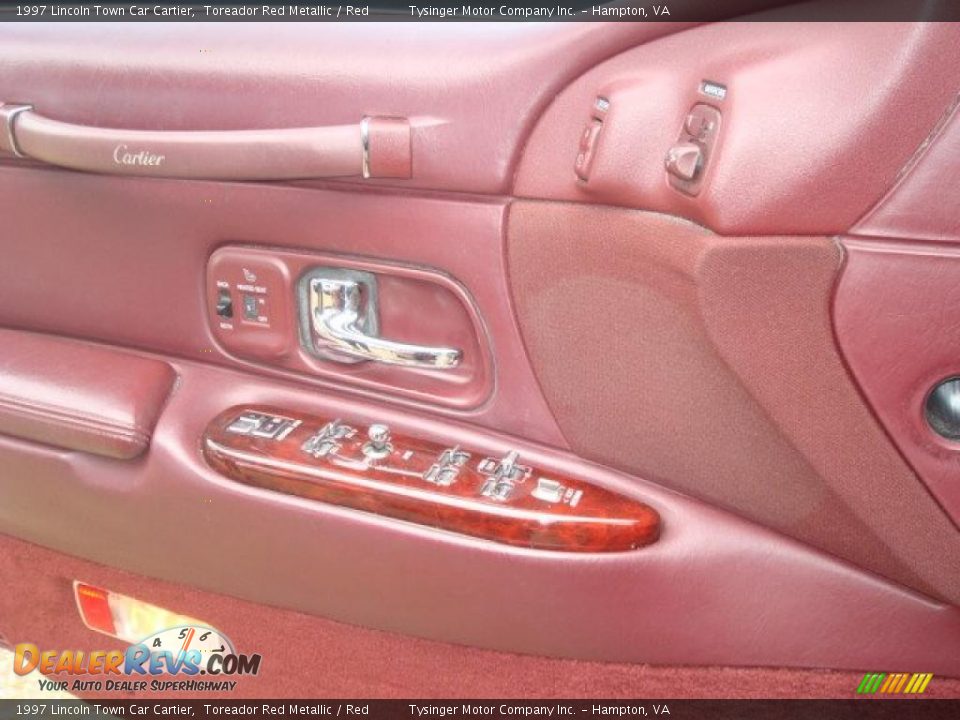 1997 Lincoln Town Car Cartier Toreador Red Metallic / Red Photo #13