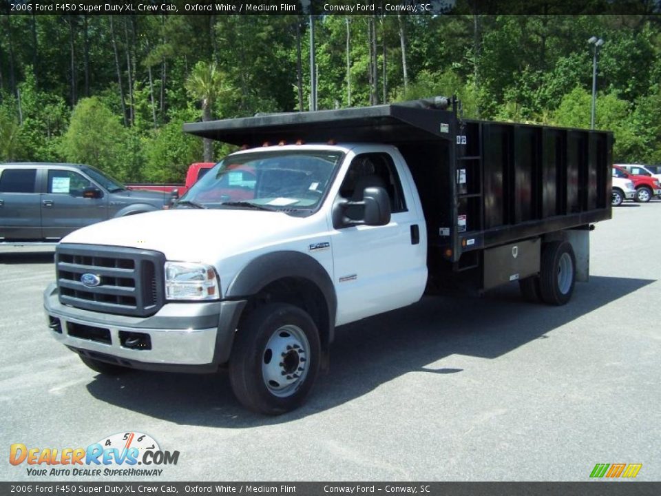 2006 Ford F450 Super Duty XL Crew Cab Oxford White / Medium Flint Photo #1