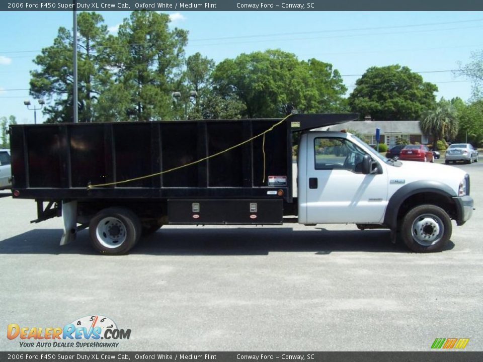 2006 Ford F450 Super Duty XL Crew Cab Oxford White / Medium Flint Photo #4