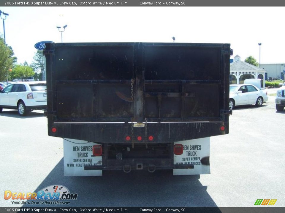 2006 Ford F450 Super Duty XL Crew Cab Oxford White / Medium Flint Photo #6