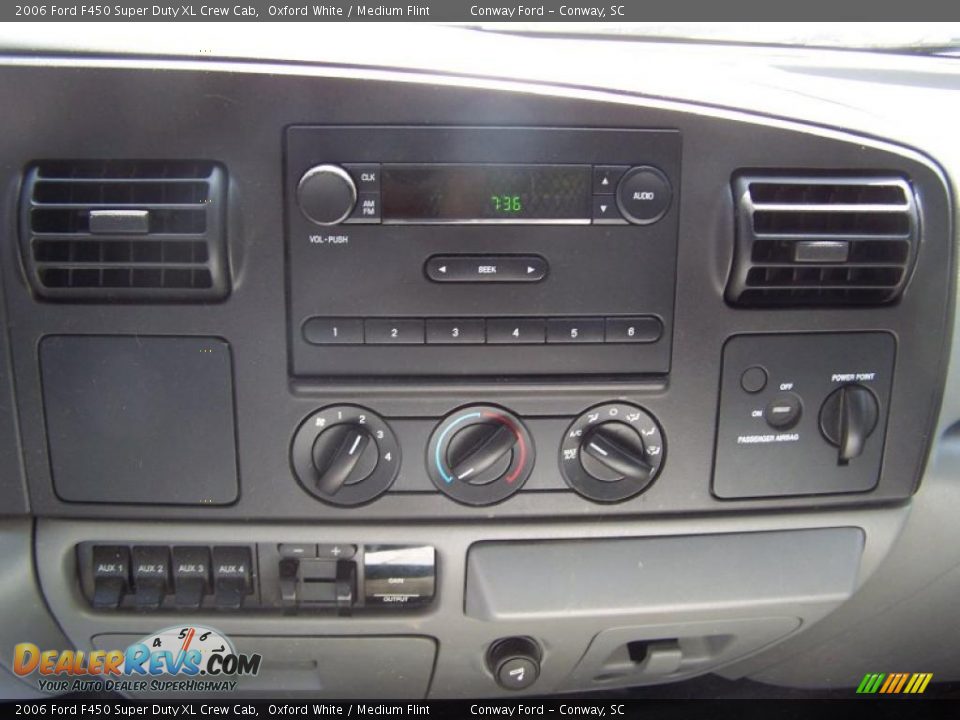 2006 Ford F450 Super Duty XL Crew Cab Oxford White / Medium Flint Photo #21