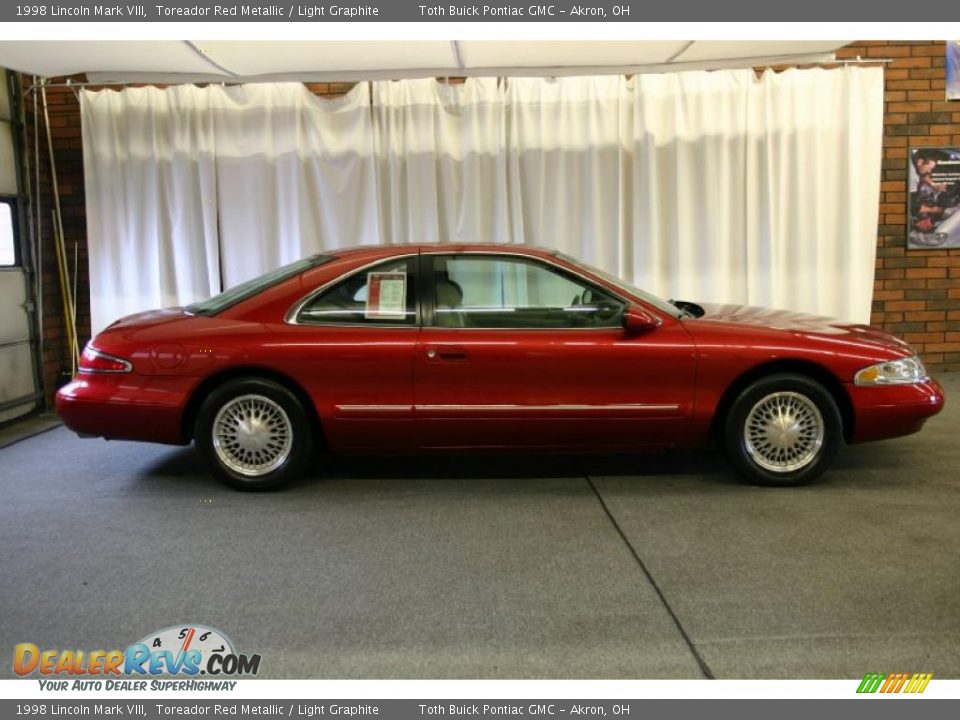 1998 Lincoln Mark VIII Toreador Red Metallic / Light Graphite Photo #2