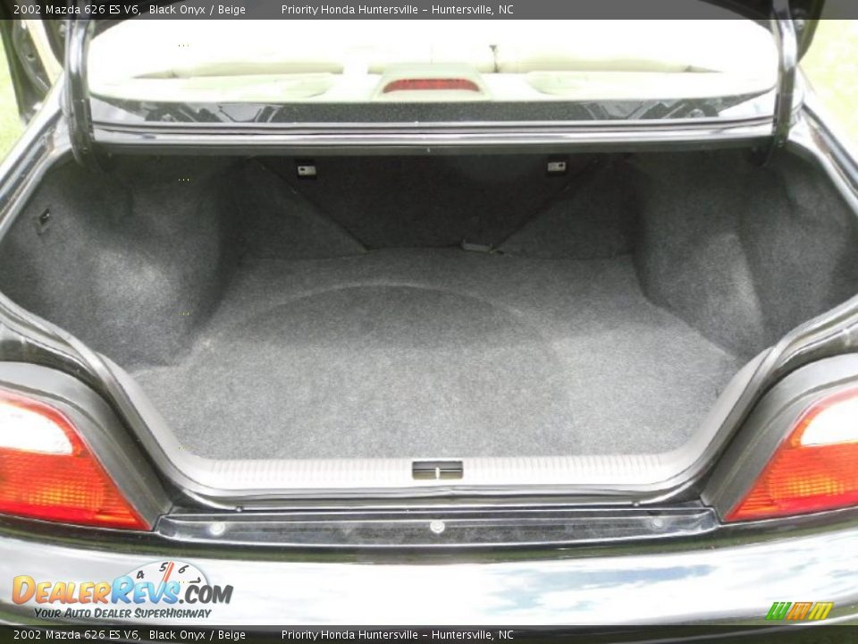 2002 Mazda 626 ES V6 Black Onyx / Beige Photo #16