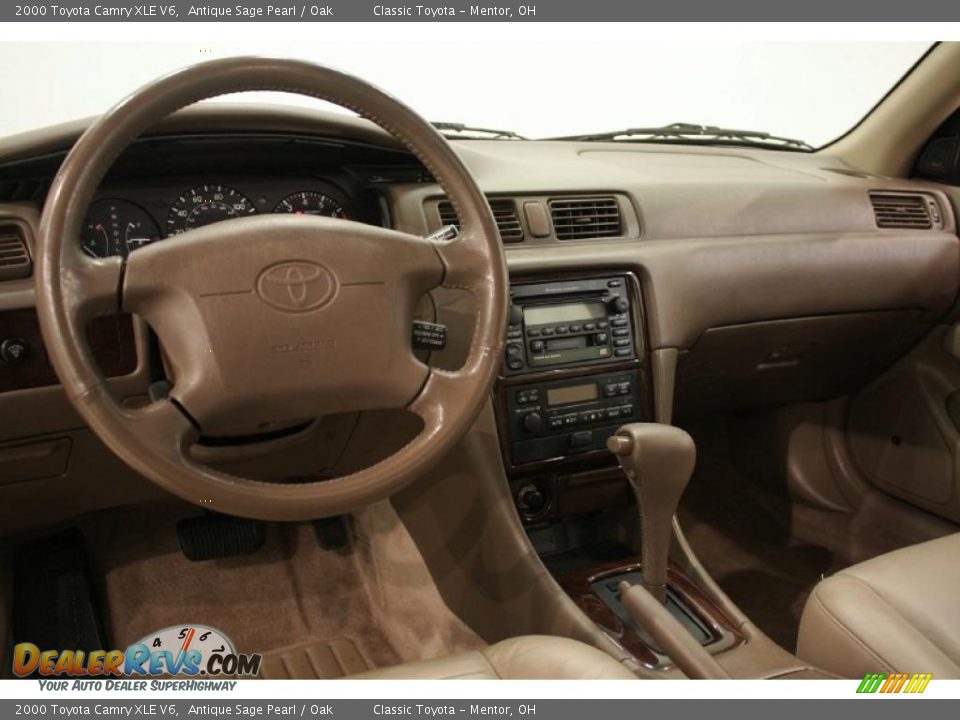 2000 Toyota Camry XLE V6 Antique Sage Pearl / Oak Photo #13