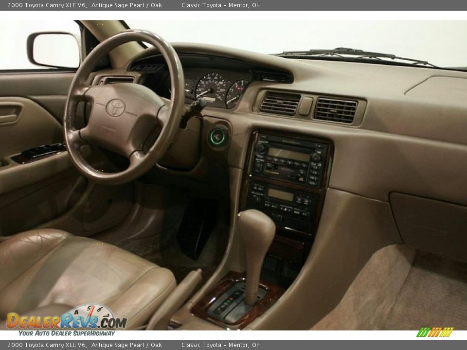 2000 Toyota Camry XLE V6 Antique Sage Pearl / Oak Photo #20