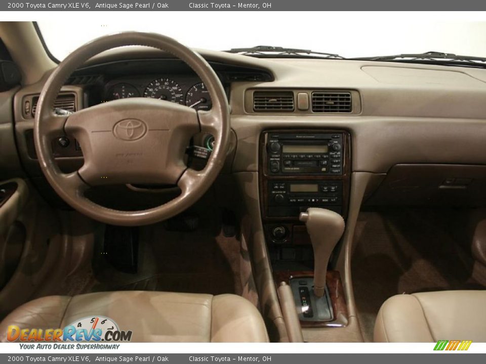 2000 Toyota Camry XLE V6 Antique Sage Pearl / Oak Photo #24