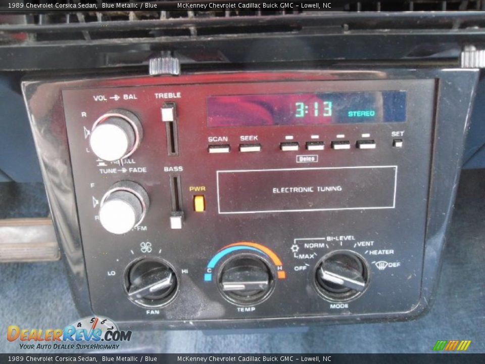 1989 Chevrolet Corsica Sedan Blue Metallic / Blue Photo #8