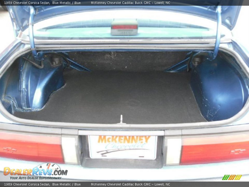 1989 Chevrolet Corsica Sedan Blue Metallic / Blue Photo #14