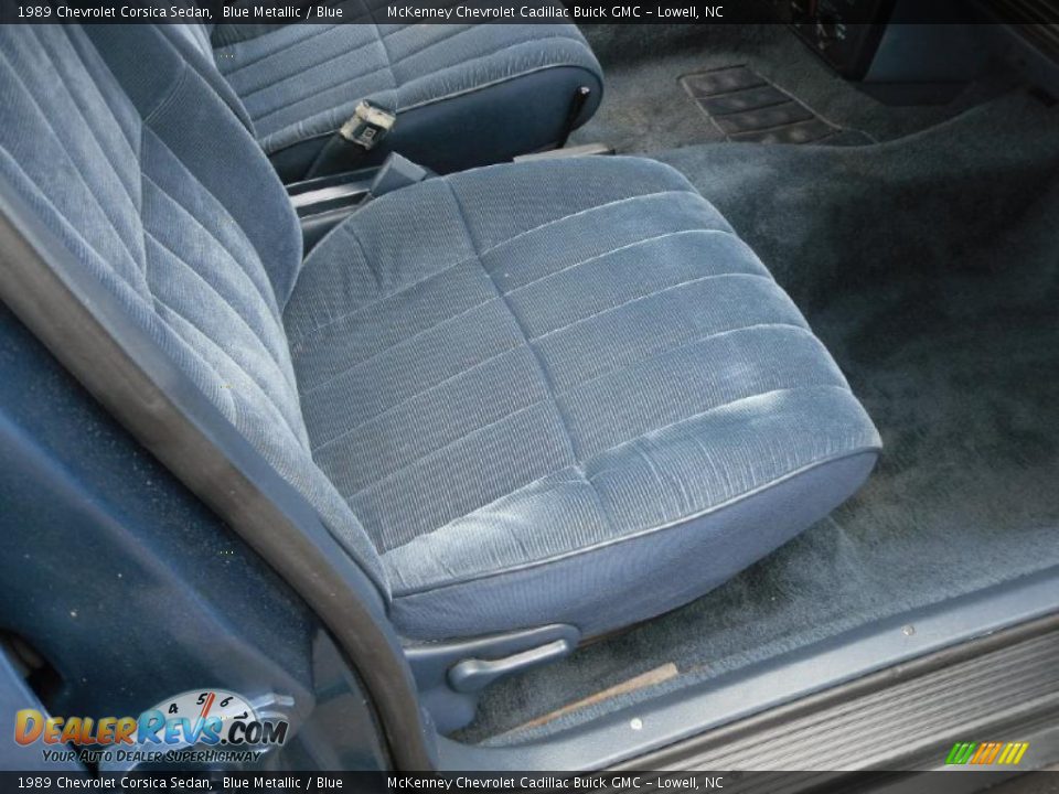 1989 Chevrolet Corsica Sedan Blue Metallic / Blue Photo #16
