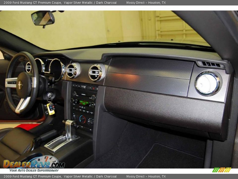2009 Ford Mustang GT Premium Coupe Vapor Silver Metallic / Dark Charcoal Photo #20