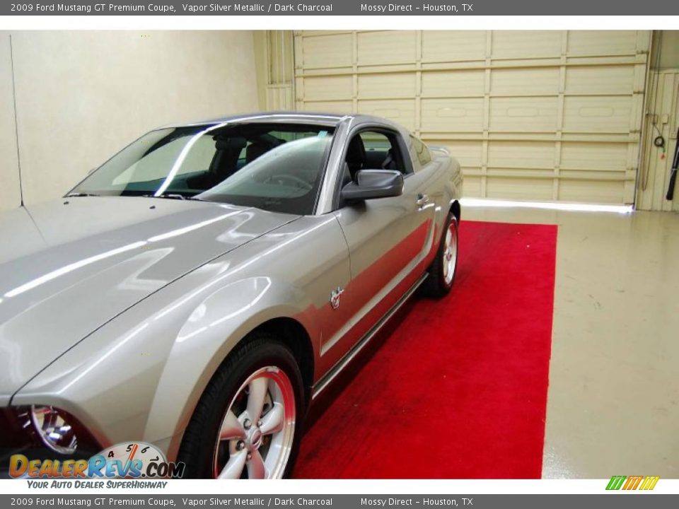 2009 Ford Mustang GT Premium Coupe Vapor Silver Metallic / Dark Charcoal Photo #35