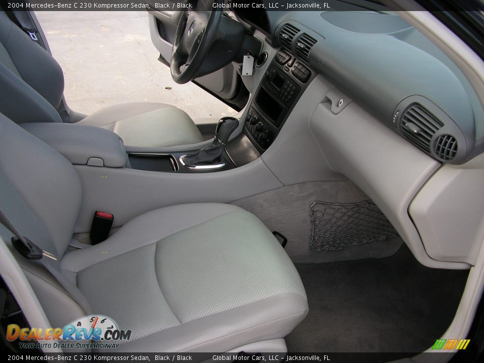 2004 Mercedes-Benz C 230 Kompressor Sedan Black / Black Photo #10