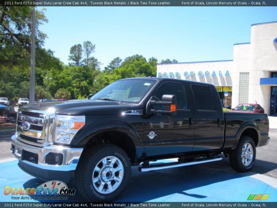 2011 Ford F250 Super Duty Lariat Crew Cab 4x4 Tuxedo Black Metallic / Black Two Tone Leather Photo #1