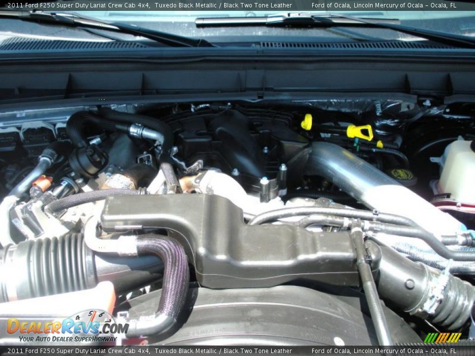 2011 Ford F250 Super Duty Lariat Crew Cab 4x4 Tuxedo Black Metallic / Black Two Tone Leather Photo #13
