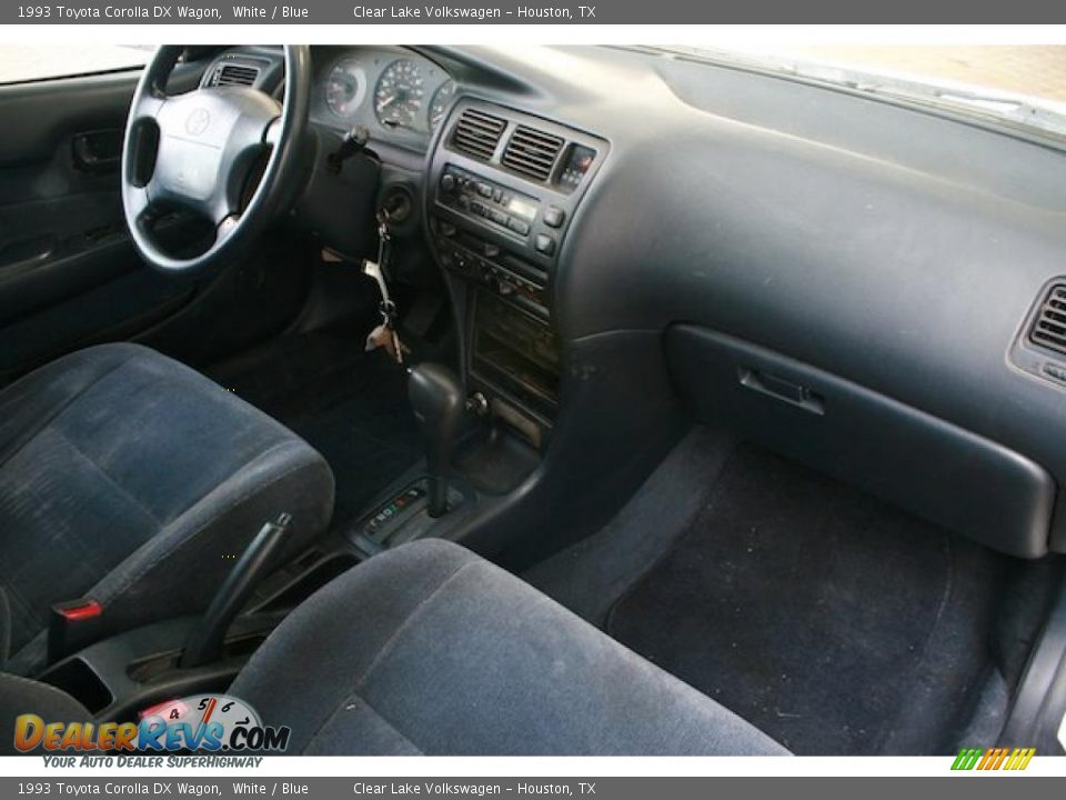 1993 Toyota Corolla DX Wagon White / Blue Photo #32