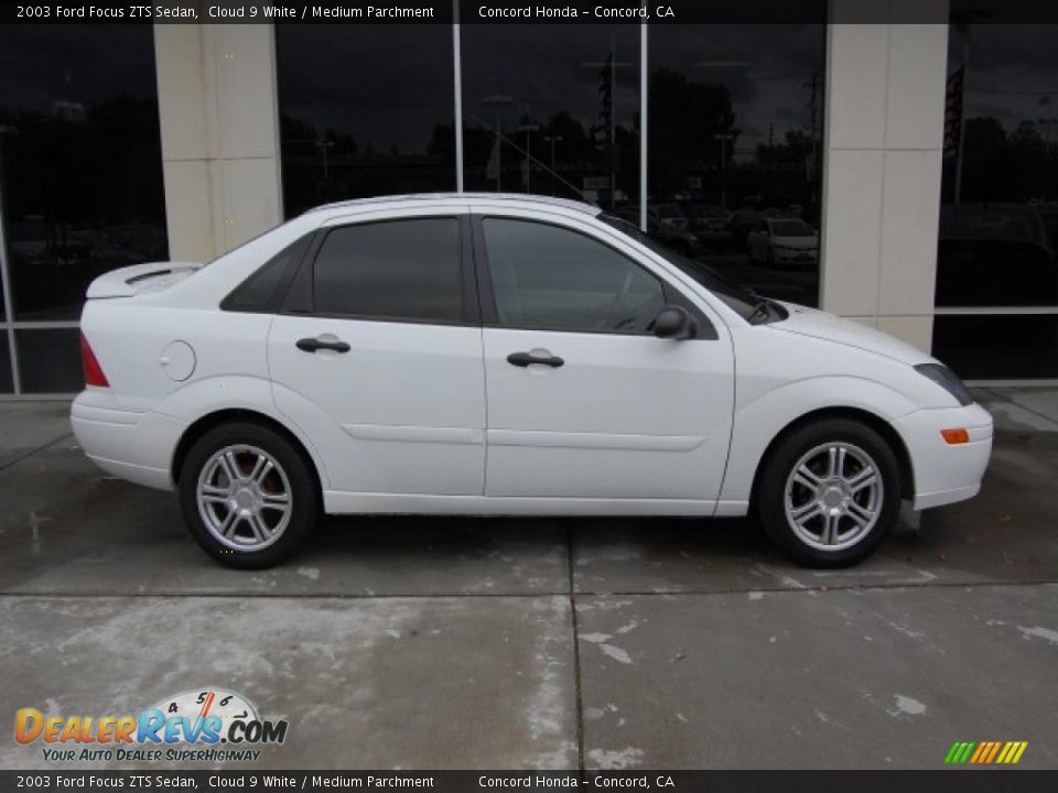 2003 Ford Focus ZTS Sedan Cloud 9 White / Medium Parchment Photo #2