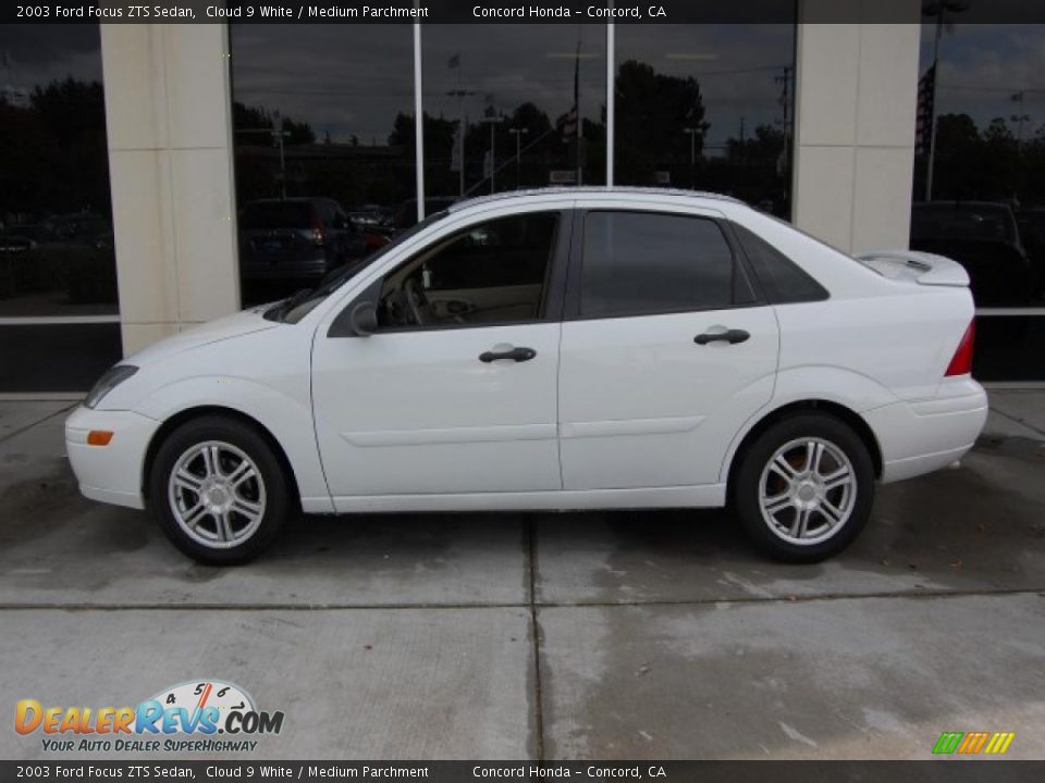 2003 Ford Focus ZTS Sedan Cloud 9 White / Medium Parchment Photo #6