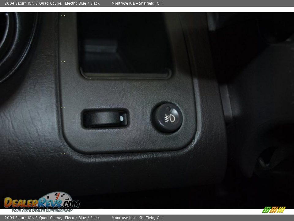 2004 Saturn ION 3 Quad Coupe Electric Blue / Black Photo #29