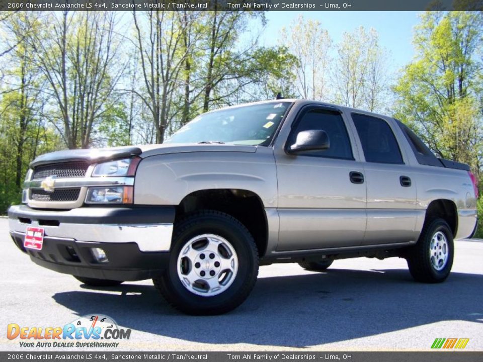 2006 Chevrolet Avalanche LS 4x4 Sandstone Metallic / Tan/Neutral Photo #5