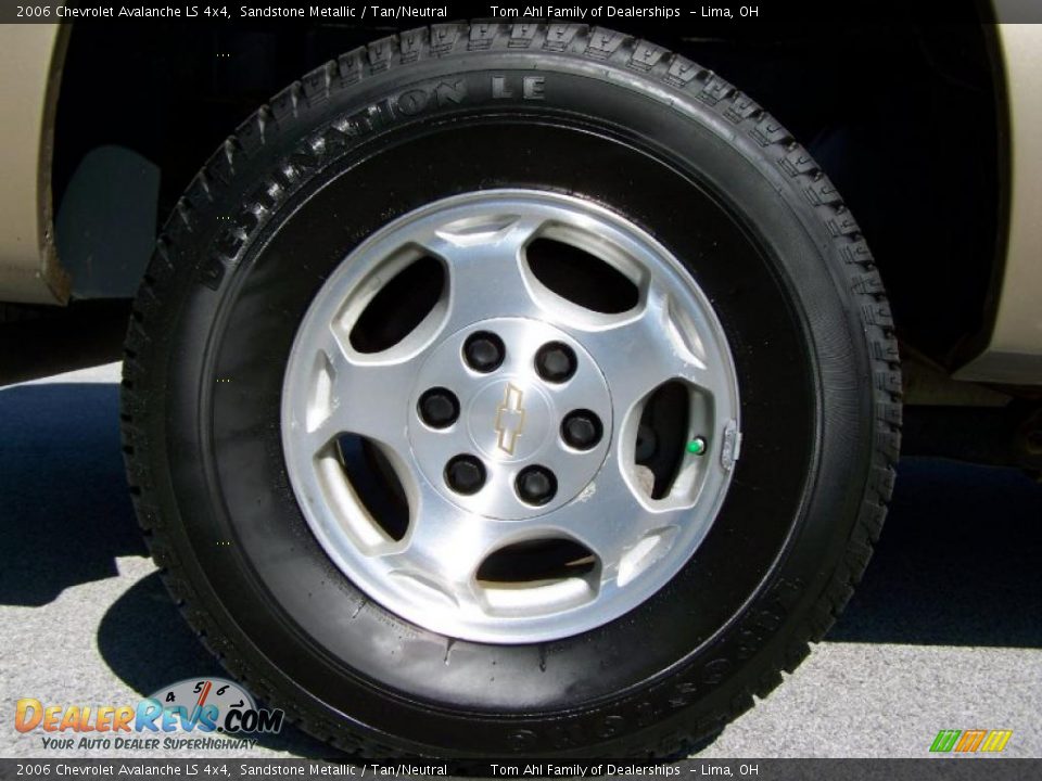 2006 Chevrolet Avalanche LS 4x4 Sandstone Metallic / Tan/Neutral Photo #10