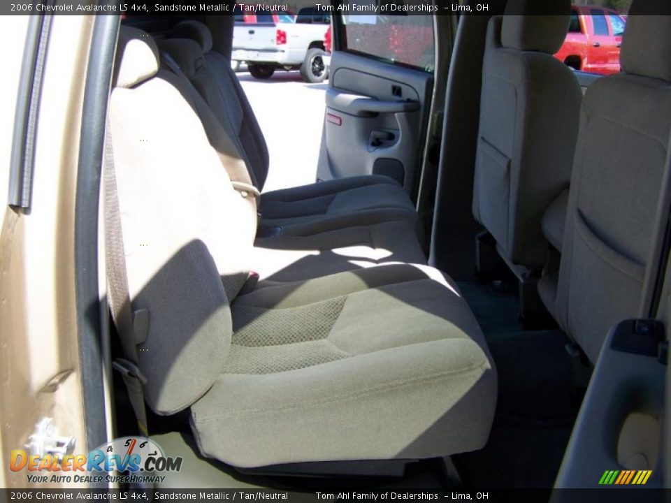 2006 Chevrolet Avalanche LS 4x4 Sandstone Metallic / Tan/Neutral Photo #14