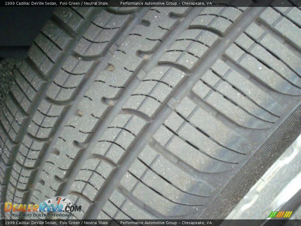 1999 Cadillac DeVille Sedan Polo Green / Neutral Shale Photo #21