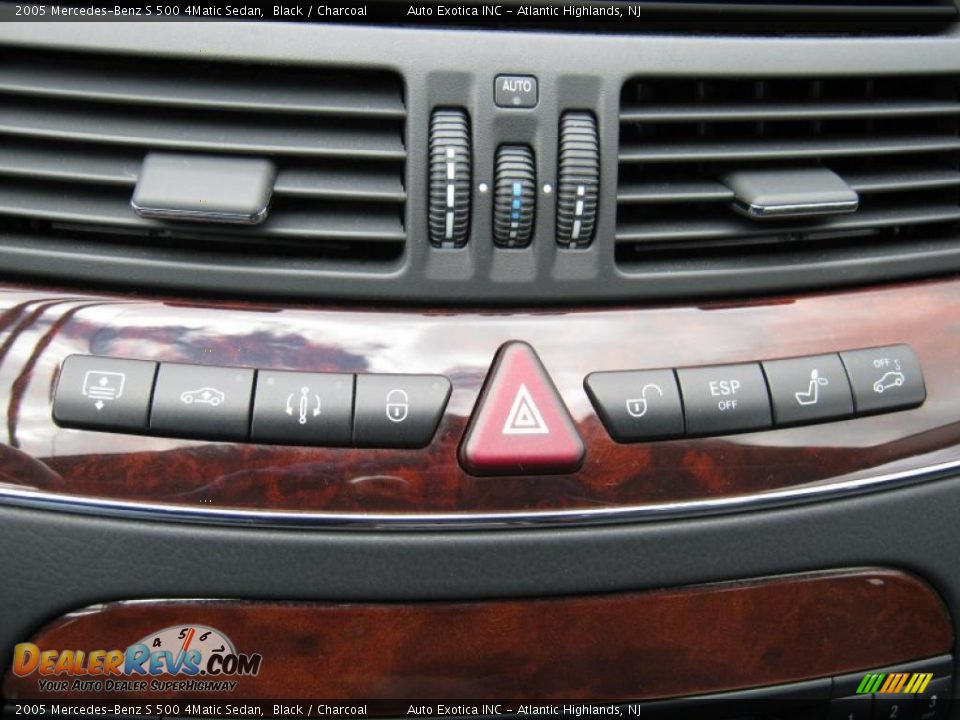 2005 Mercedes-Benz S 500 4Matic Sedan Black / Charcoal Photo #21