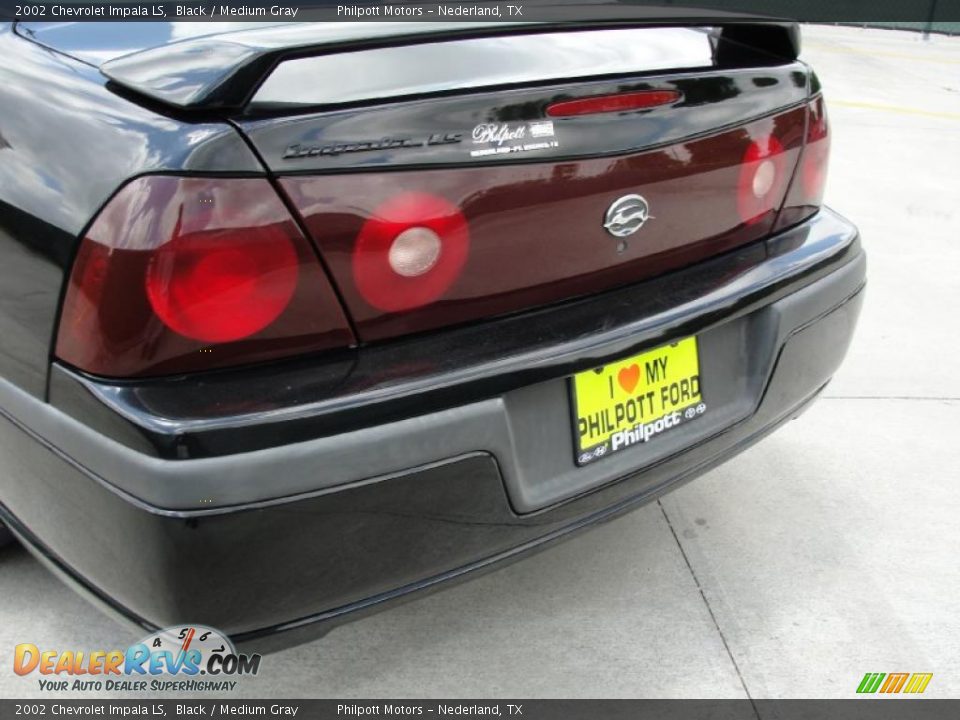 2002 Chevrolet Impala LS Black / Medium Gray Photo #18