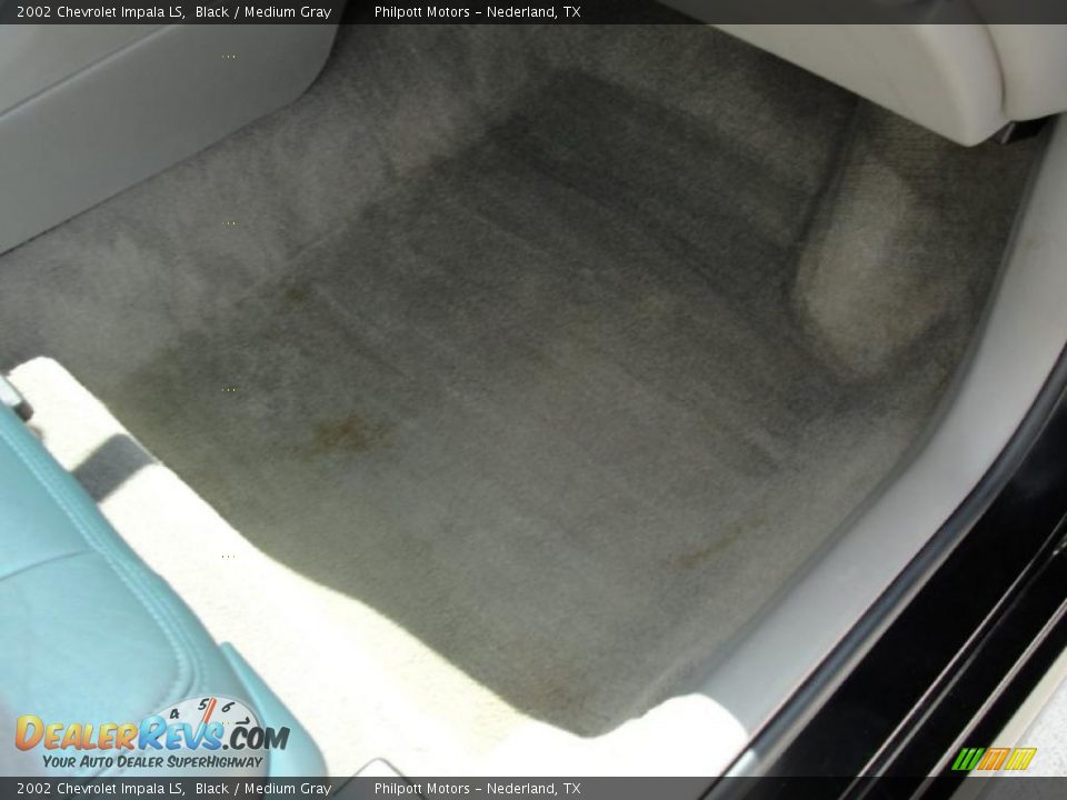 2002 Chevrolet Impala LS Black / Medium Gray Photo #23