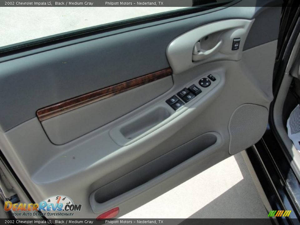 2002 Chevrolet Impala LS Black / Medium Gray Photo #29