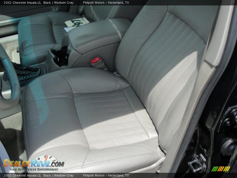 2002 Chevrolet Impala LS Black / Medium Gray Photo #31