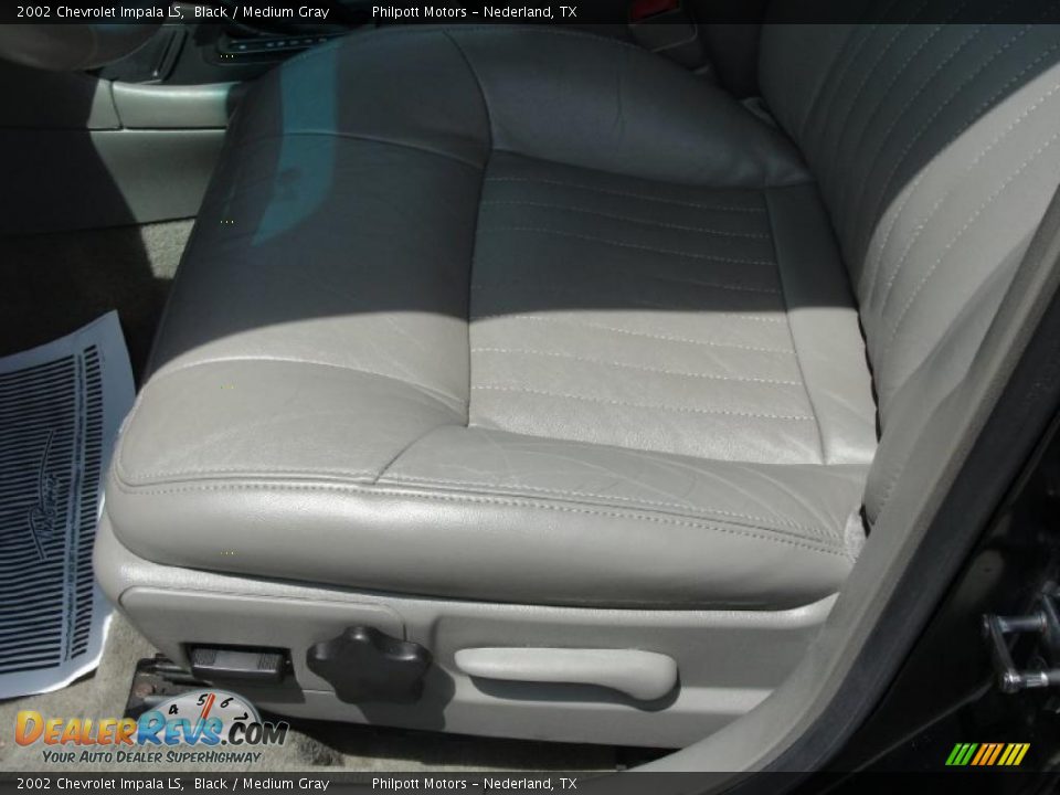 2002 Chevrolet Impala LS Black / Medium Gray Photo #32